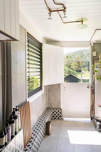 Mid-Century Cabin (by the golf course)