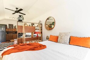 1 dormitorio, tabla de planchar con plancha, wifi gratis y ropa de cama
