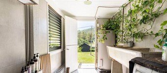 Mid-Century Cabin (by the golf course)