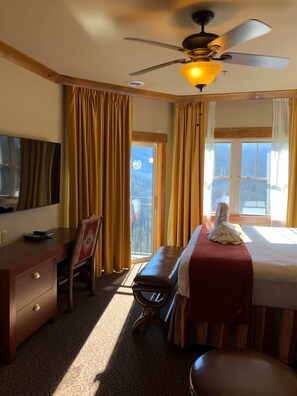 1 habitación, caja de seguridad en la habitación y escritorio 