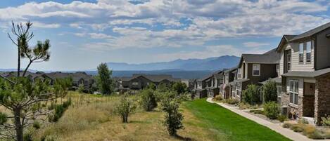 المنطقة المحيطة بالمنشأة