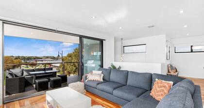 Bayview- Sleeps 14, Aircon, Garage, Pets welcome!