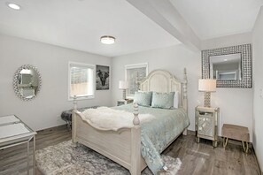 4 bedrooms, iron/ironing board, WiFi, bed sheets