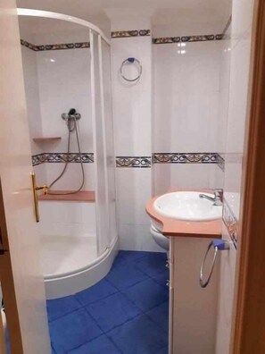 Hair dryer, towels - "Vilero" 3 sleepingrooms, 6 peoples, with balcony vews street/sea (Sant Carles De La Rapita)