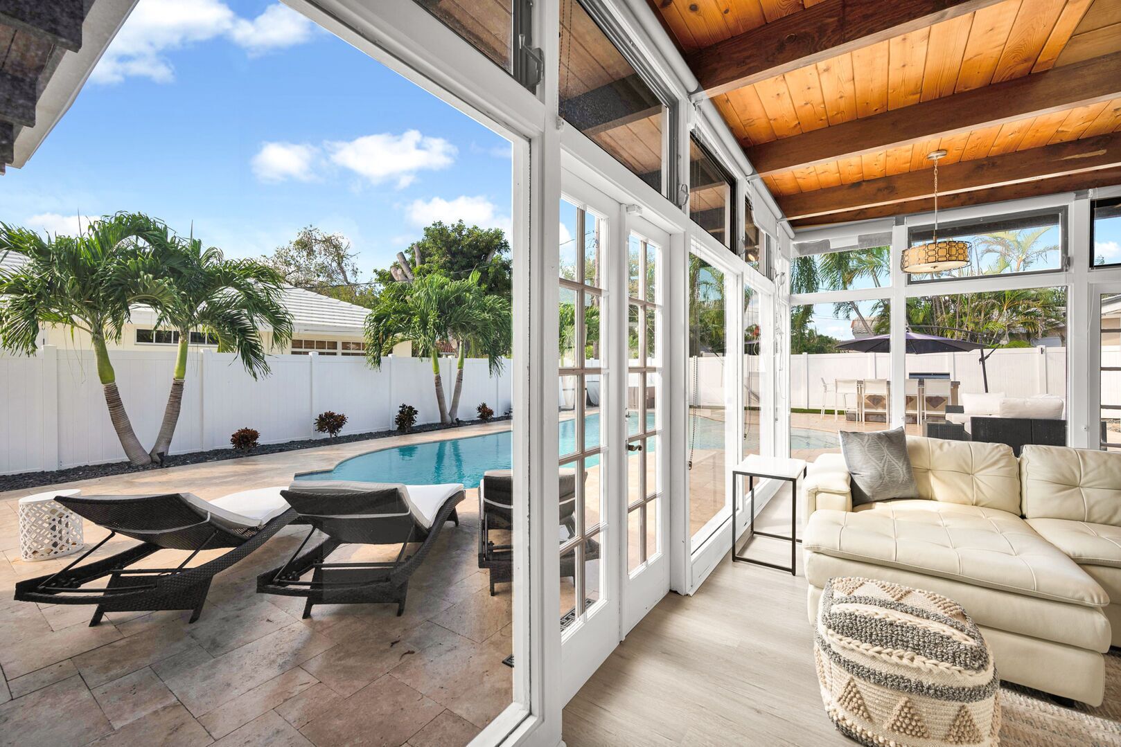 Een verwarmd zwembad