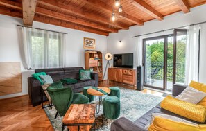 Smart TV, fireplace - Stunning home in Brod na Kupi with WiFi (Brod na Kupi)