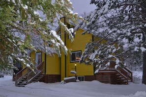 Exterior - La Maison jaune: Spa, comfort, wifi (Chute-Saint-Philippe)