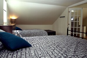 3 bedrooms, desk, iron/ironing board, free WiFi