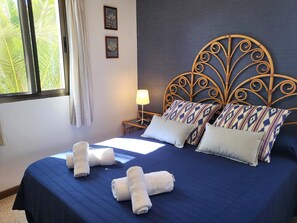 2 bedrooms, iron/ironing board, Internet, bed sheets - Sunset Arena Beach (Puerto de Santiago)