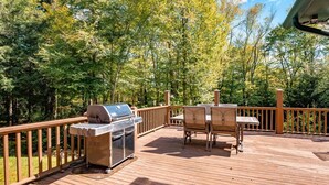 Outdoor dining - Happy Valley Hideaway - Borders Wildlife Refuge (Davis)