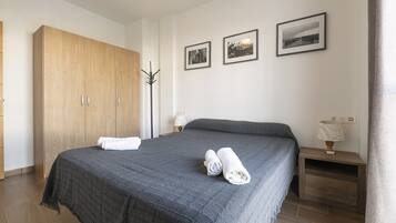 3 chambres, fer et planche Ă repasser, Wi-Fi gratuit, draps fournis