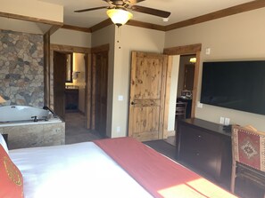 2 habitaciones, caja de seguridad en la habitación y escritorio 