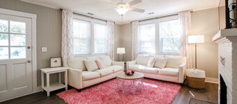 Historic Cottage for 6 Porch swing Pets