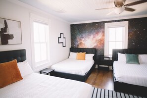 5 bedrooms, desk, iron/ironing board, free WiFi - Large Historic Home off MAIN ST w/ HEATED pool  (Fredericksburg)