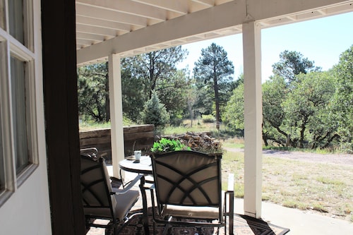 Private, Walkout Boho Basement Beyond the Bridge - Farm Property 5 min from I-25