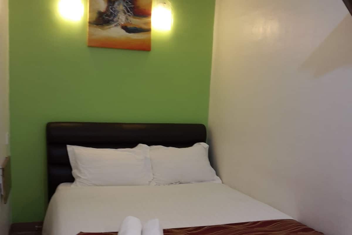 Basic Double or Twin Room, 2 Single Beds, Corner