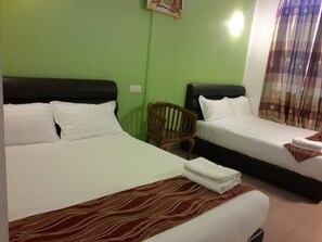 高档床上用品、羽绒被、办公桌、熨斗/熨板