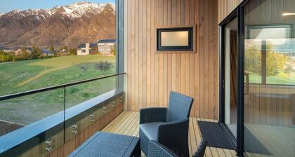 Beautiful 3 bedroom home | Hot Tub | Stunning View