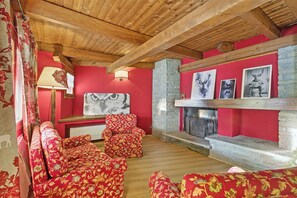 TV - Grange Hike & Ski - 24C Sestriere, Sestriere - Grange Sises, Italy (Sestriere - Grange Sises)