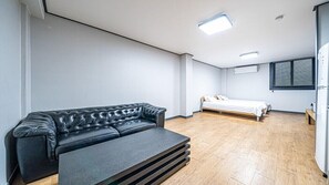 Room (207) - Deluxe (Geoje)