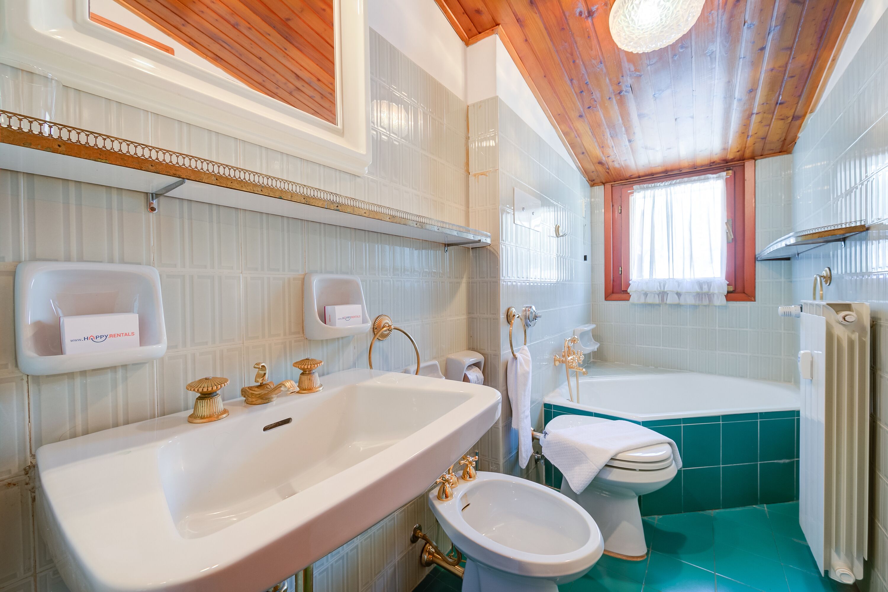 Combinazione doccia/vasca, asciugacapelli, bidet, asciugamani