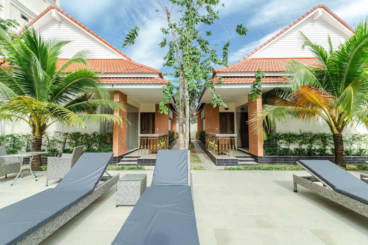 Villa Double Room Pool View | Free minibar, in-room safe, desk, blackout curtains