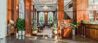 Sea Breeze Hotel & Villa