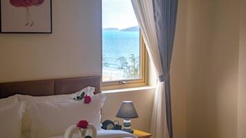 Junior Double Room, 1 King Bed, Sea View | Free minibar, in-room safe, desk, blackout curtains