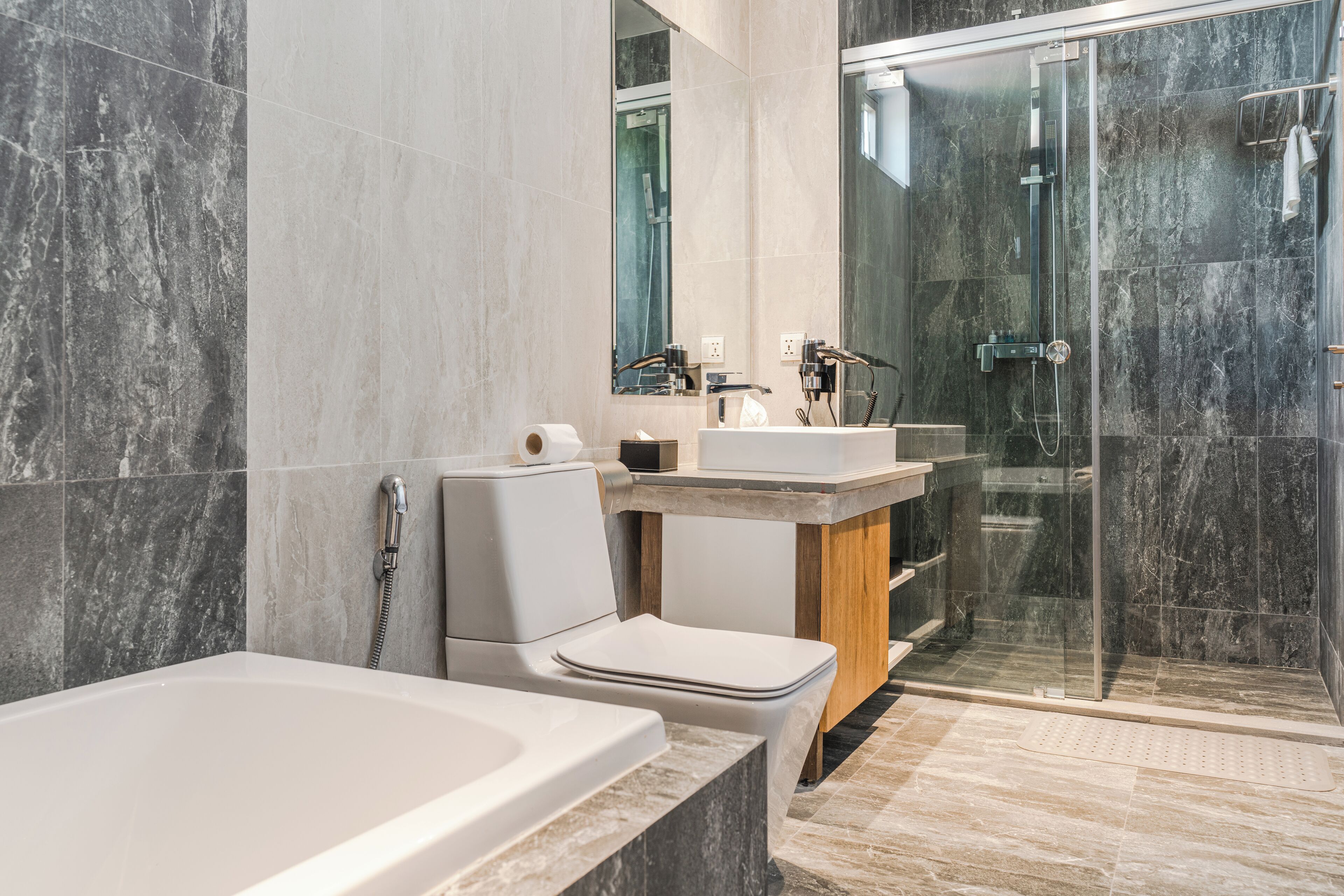 Executive Room, 1 Bedroom, Pool View | Bathroom