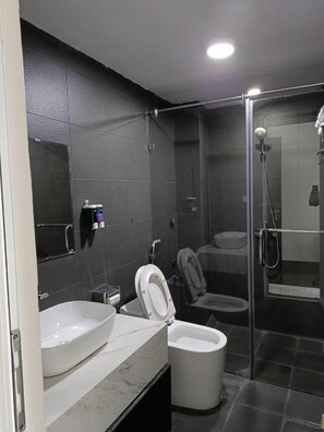 Ducha y cabezal de ducha con hidromasaje