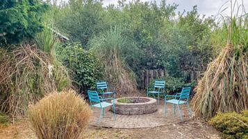 House, Multiple Beds (Seagulls Nest) | Property grounds