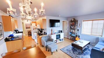 House, Multiple Beds (Seagulls Nest) | Living room