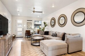 House, 4 Bedrooms | Living room - Desert Diamond #42 by RedAwning (St. George)