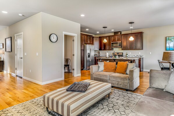 Televisión y chimenea 