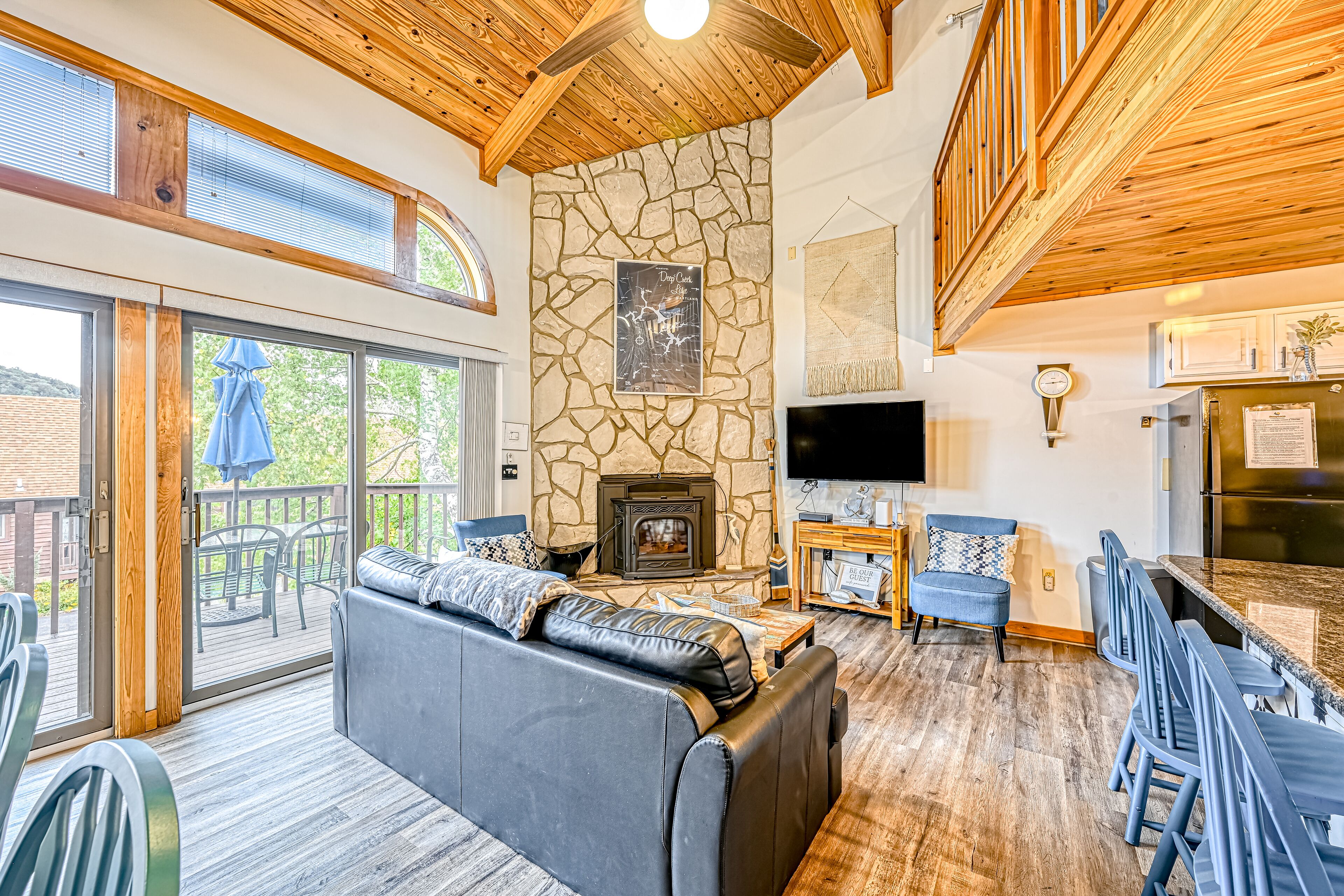 电视、桌上足球