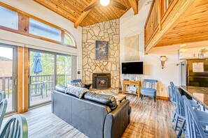 Fernseher, Tischfußball