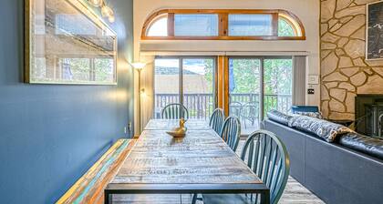 Spacious mountain-view townhome with pool, lake access & deck