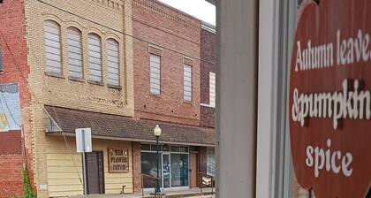 The Retro Retreat off the square