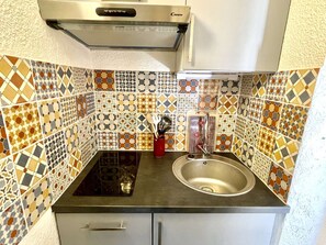 Réfrigérateur, micro-ondes, lave-vaisselle