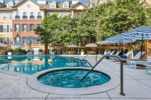 Pool - Trendy North Bethesda 2BR w/ W/D, Pool & Gym, nr Metro, by Blueground (Maryland)