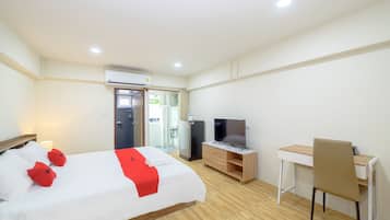 Standard Room | Desk, free WiFi, bed sheets