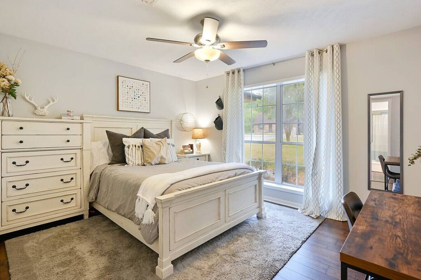 3 soverom, strykejern/-brett, reiseseng for barn og wi-fi (inkludert)