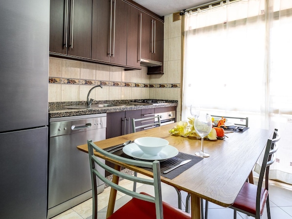 Fridge, microwave, oven, dishwasher