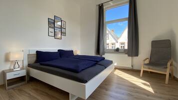 2 bedrooms, desk, travel crib, free WiFi