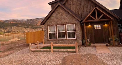 The Grand Ranch at Zion Farm Stay, #2! Mini Animals, Highland Cows-Family Farm