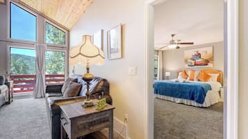 5 bedrooms, desk, iron/ironing board, travel crib