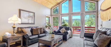 Smart TV, fireplace, DVD player