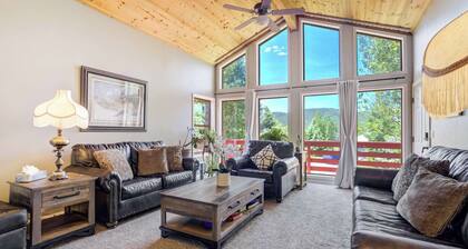 Pikes Peak •Wildlife •Sleeps 12 • 2Kitchens •Family Retreat•Charis•BL #008138