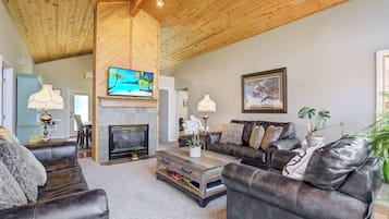 Smart TV, fireplace, DVD player