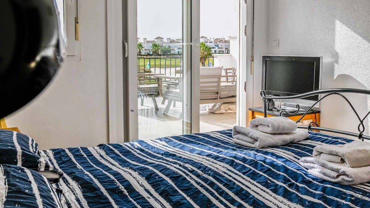 3 chambres, fer et planche à repasser, Wi-Fi, draps fournis
